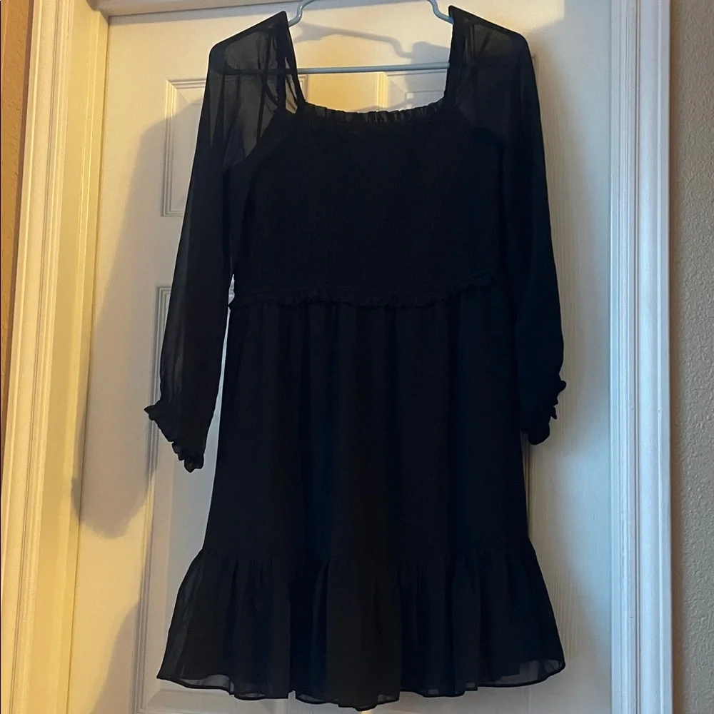 NWT Little black dress in petite large with sheer sleeves - Picture 2 of 9